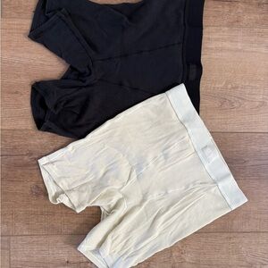 SKIMS Black and Cream Women Shorts
